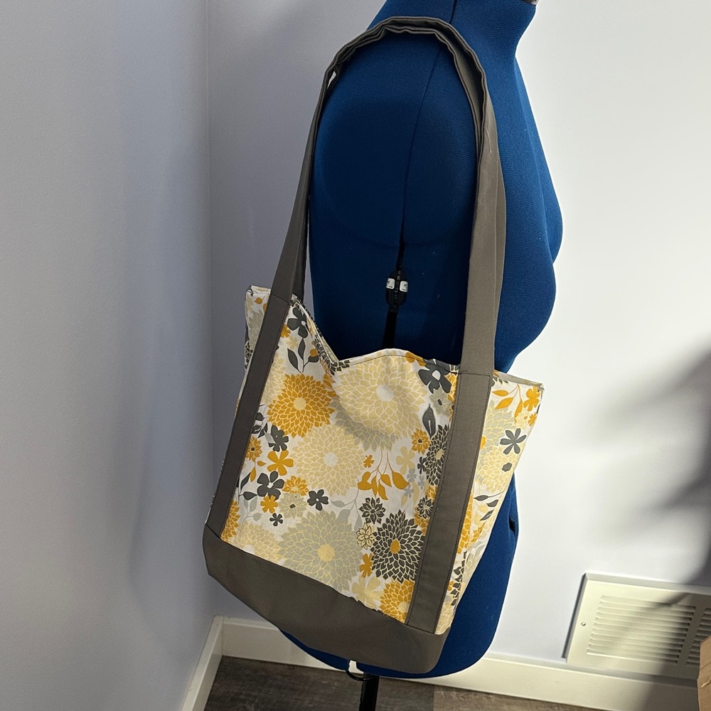 Chic Floral Tote Bag with Gray Accents
